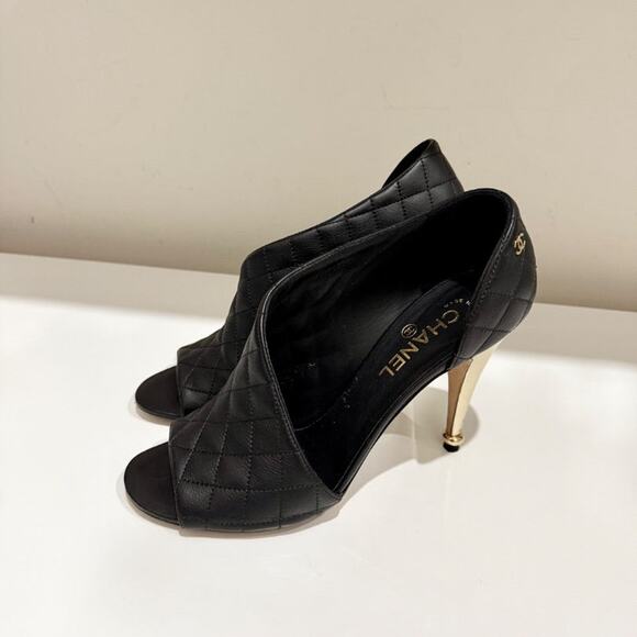 Chanel Quilted Leather D'Orsay Peep-Toe Pumps with Gold-Tone Heels Black EU 41 - Picture 2 of 8